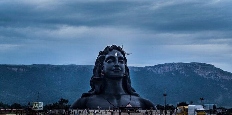 From Coimbatore: Private Isha Yoga Centre & Adiyogi Tour
