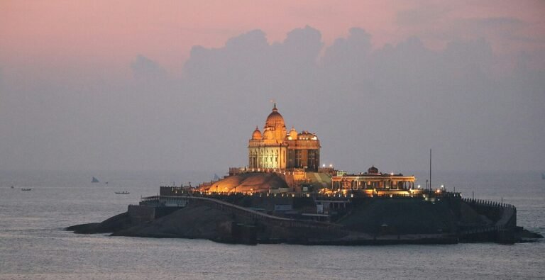 Kanyakumari: Private Sunrise, Coastal Sights & Sunset Tour